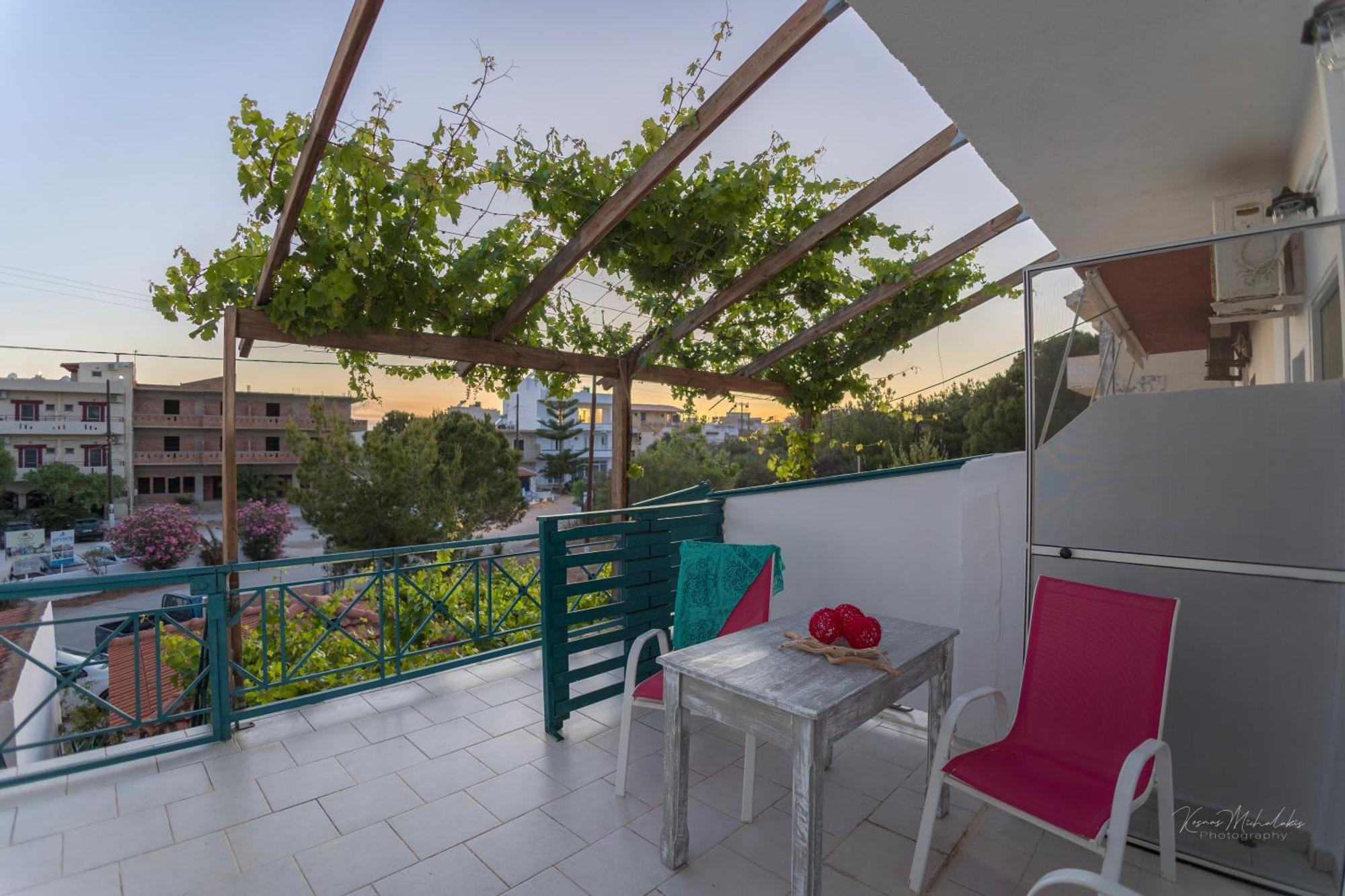 Galini Apartments Ideal For Family Near The Beach Kalamaki  Dış mekan fotoğraf
